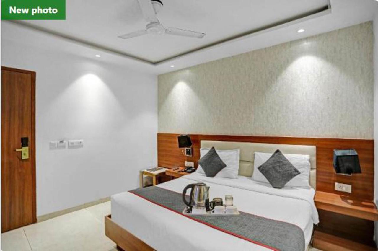 Wowstops-Clark Near Delhi Airport Hotel New Delhi Exterior photo